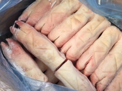 COSTA-BRAVA-Pork-Feet-003-600x600-1