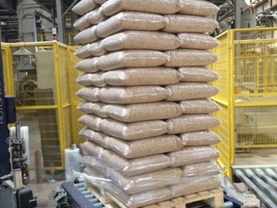 Lan-Wood-Pellets-In-15kg-Bags-003-600x800-1